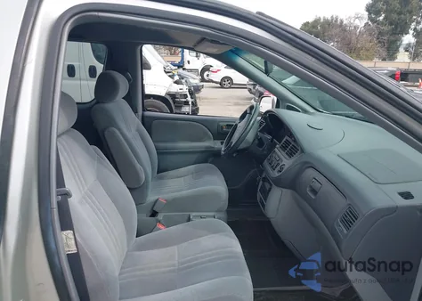 2003 Toyota Sienna Le z USA, uszkodzony, nr VIN 4T3ZF13C13U546713